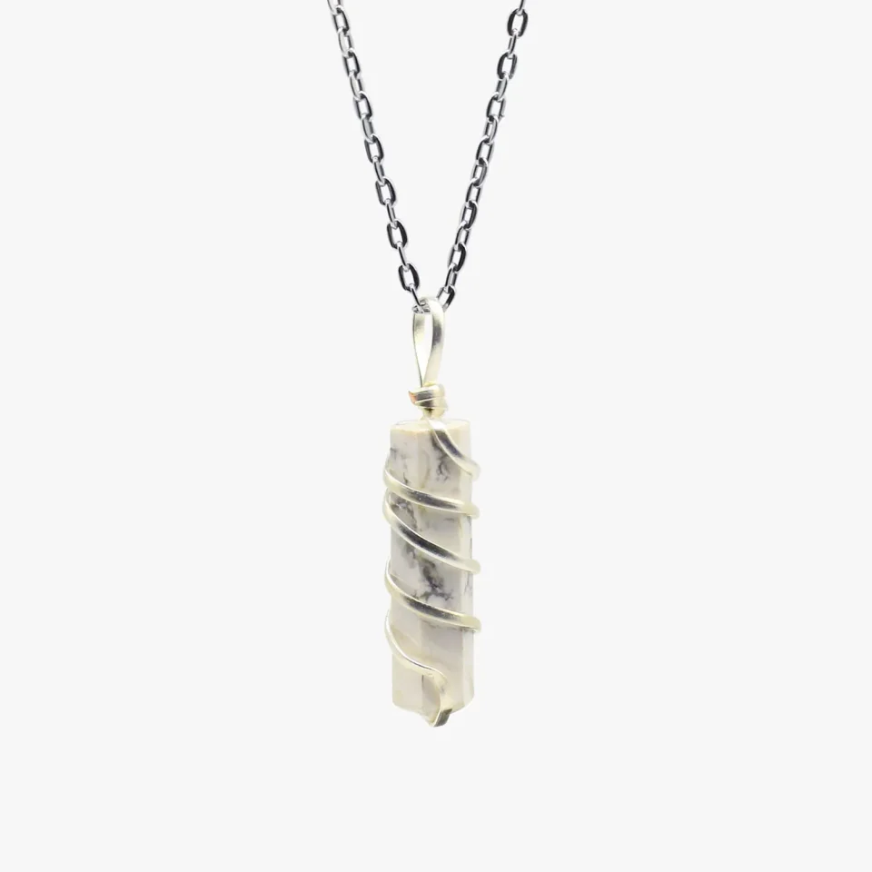 Howlite pendant - Wrapped Wire